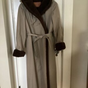 Vintage Weatherbee taupe lined long coat pockets large hood like new size sm-med